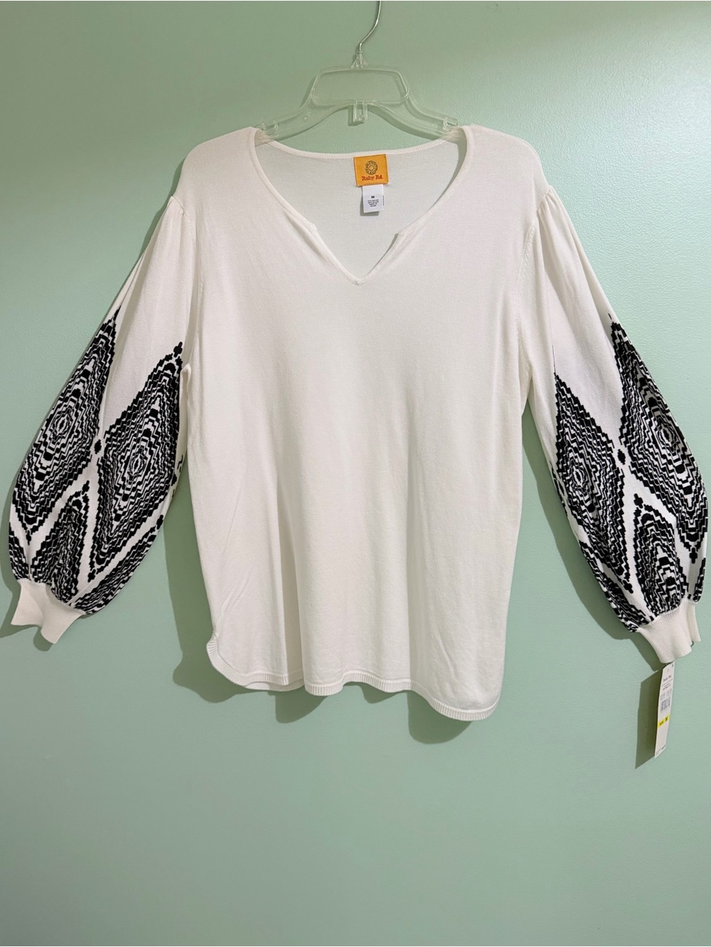 Ruby Rd. White V-Neck Long Sleeve Top with Black Printed Balloon Sleeves